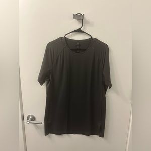Black/grey special edition Lululemon men’s shirt